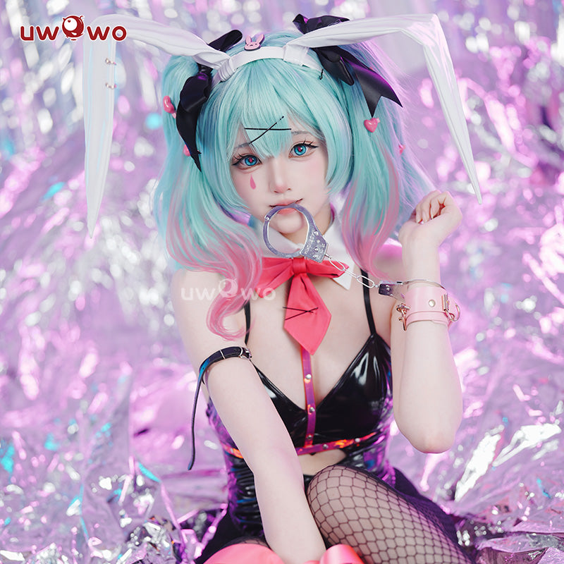 Uwowo V Singer Rabbit Hole Bunny Cosplay Costume